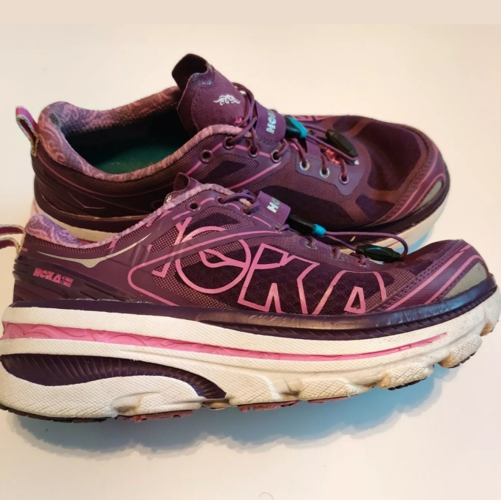 HOKA ONE ONE Womens Size 8 Running Shoes BONDI 3